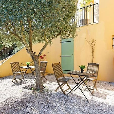 Studio Au Calme, Avec Terrasse Et Parking A Eze Village ภายนอก รูปภาพ