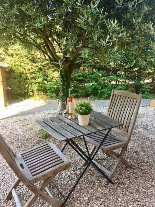 Studio Au Calme, Avec Terrasse Et Parking A Eze Village ภายนอก รูปภาพ